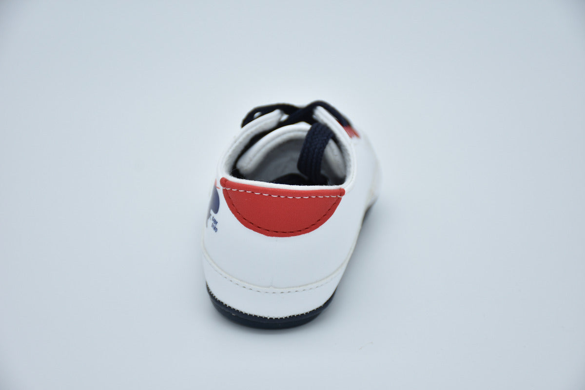 Tenis Infantil Mirruña En Sintético Blanco Y Acentos En Rojo Con Agujetas Y Aplicaciónes De Dragon